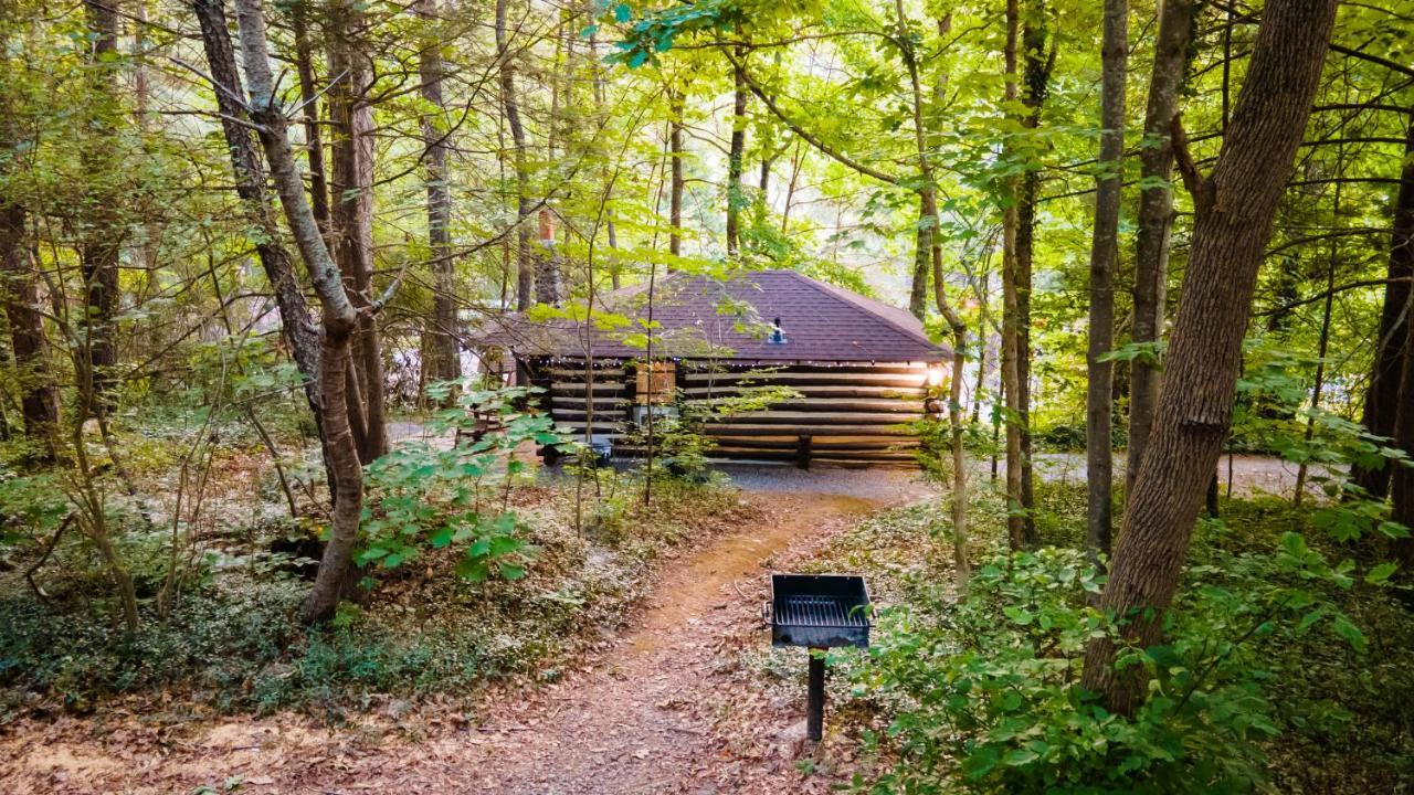 Log Cabin Motor Court Asheville Exteriör bild