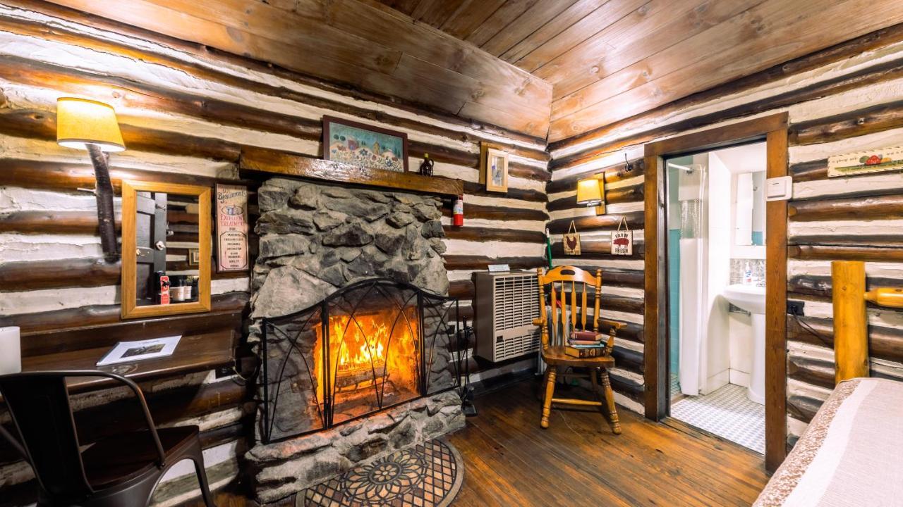 Log Cabin Motor Court Asheville Exteriör bild
