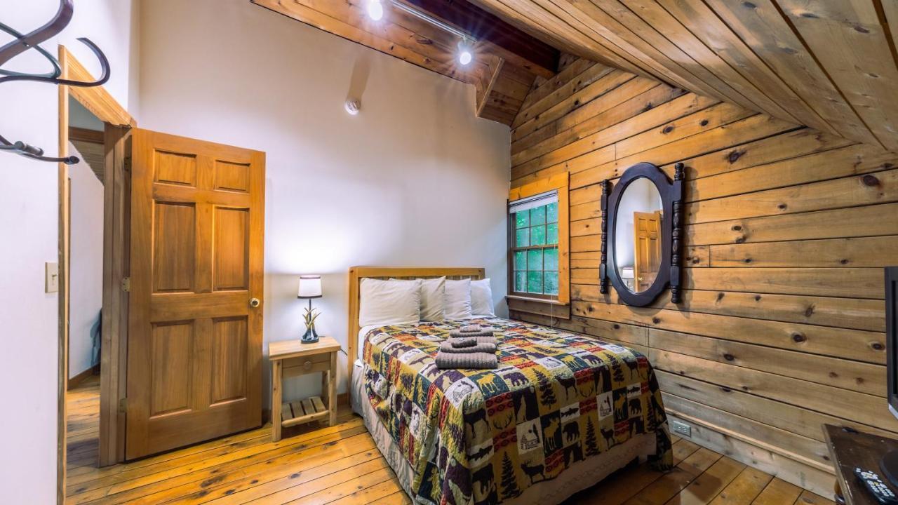 Log Cabin Motor Court Asheville Exteriör bild