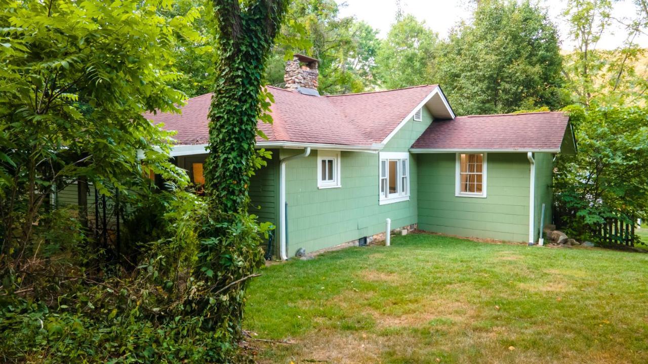 Log Cabin Motor Court Asheville Exteriör bild
