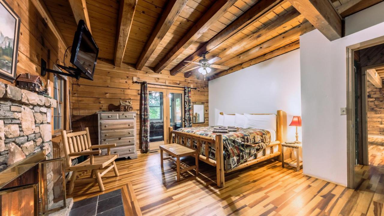 Log Cabin Motor Court Asheville Exteriör bild