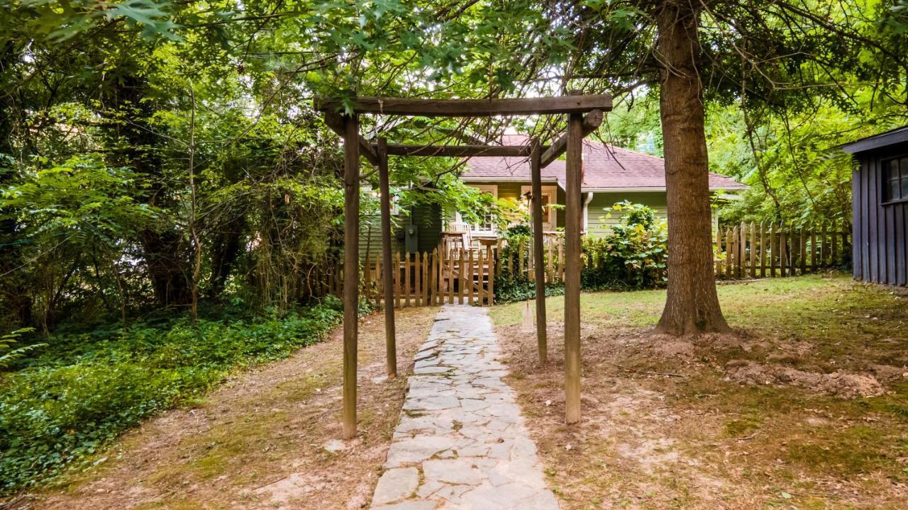 Log Cabin Motor Court Asheville Exteriör bild