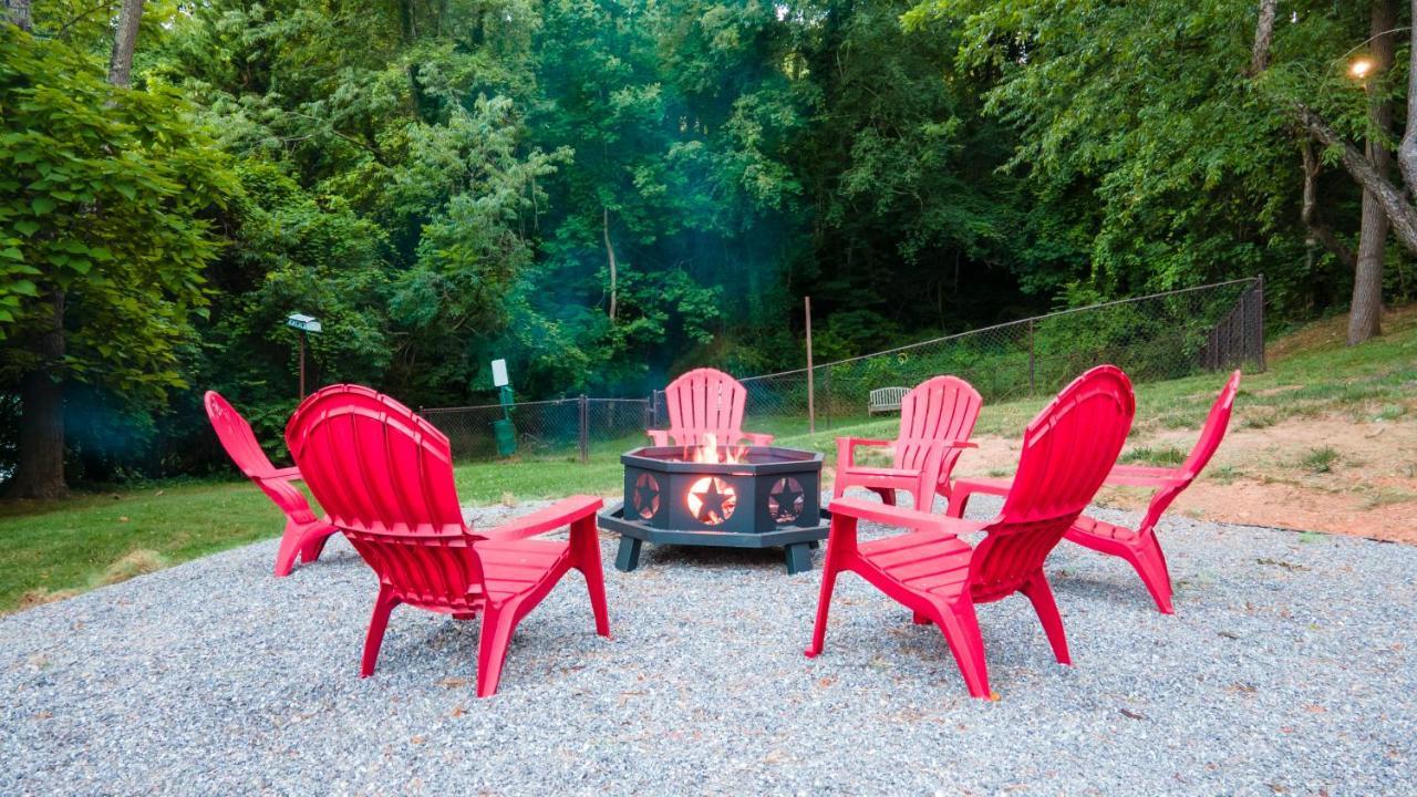 Log Cabin Motor Court Asheville Exteriör bild