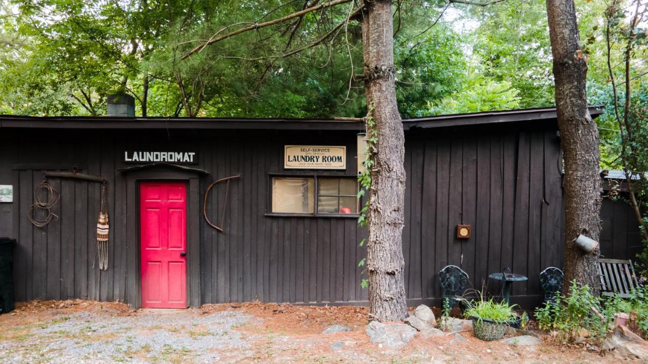 Log Cabin Motor Court Asheville Exteriör bild